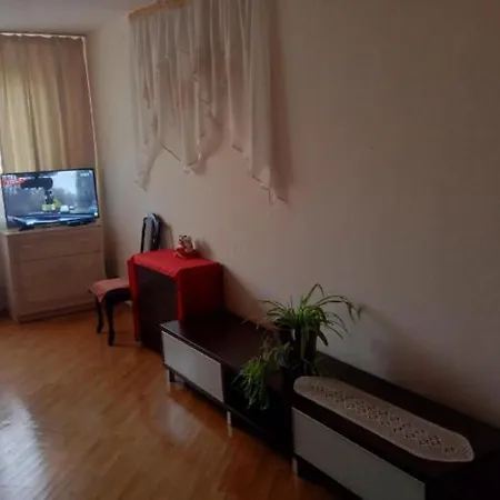 біля автовокзалу *