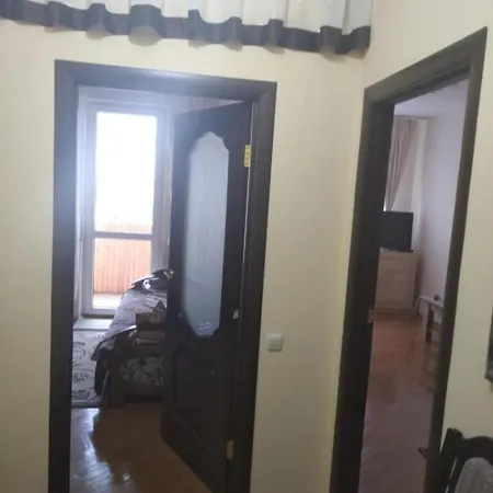 біля автовокзалу Apartman *