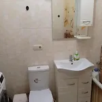 біля автовокзалу *